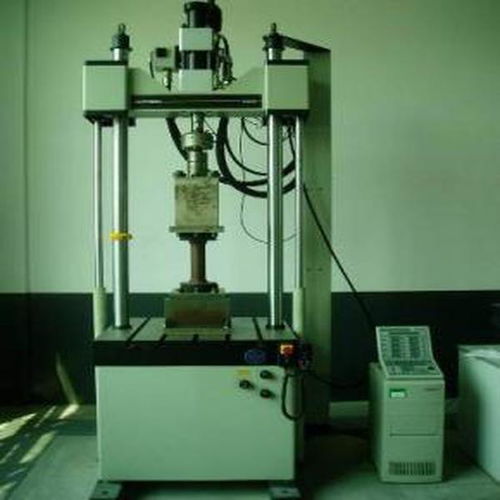 火車空氣彈簧扭擺疲勞試驗(yàn)機(jī)與空氣彈簧熱壓平板機(jī)的應(yīng)用與特點(diǎn)